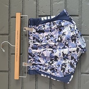 Nike Kids Shorts/Purple Flowers - Size Medium